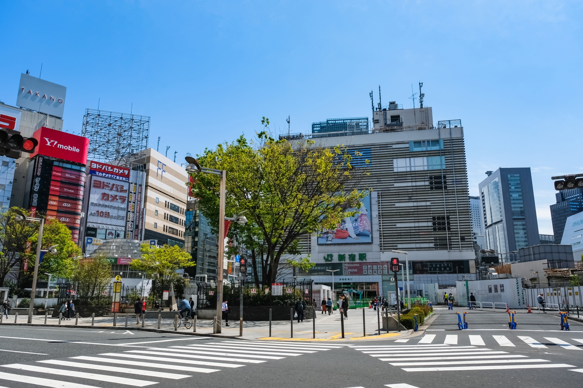 新宿駅から徒歩１分